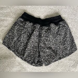 Lululemon tracker shorts 2.5" inseam size 4